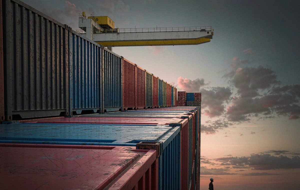 US Apparel Sourcing Strategy: Maximize Profits with China Tariff Advantages